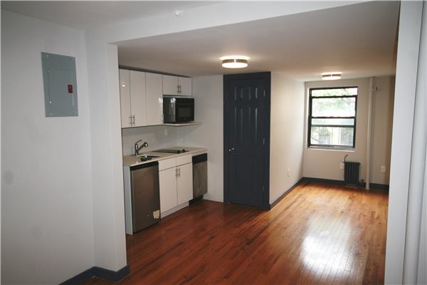 Primary Photo - 102 St Marks Pl