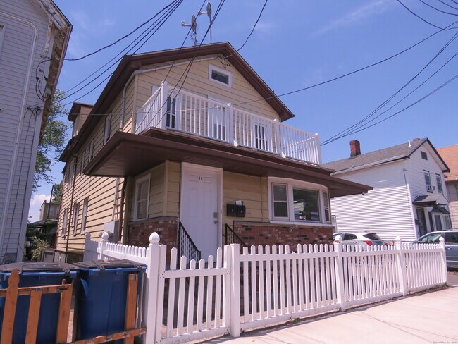 Building Photo - 16 Vine St