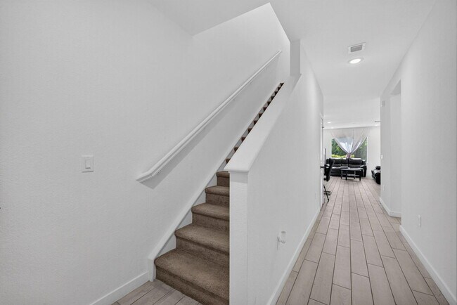 Building Photo - 608 Waters Edge Ln