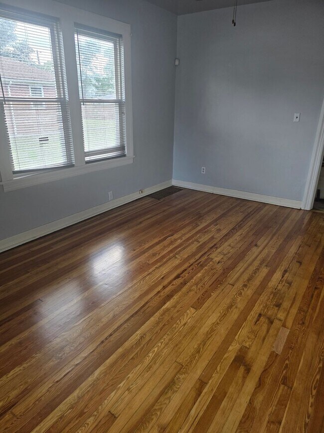 Foto del edificio - Brick 2 Bedroom Home