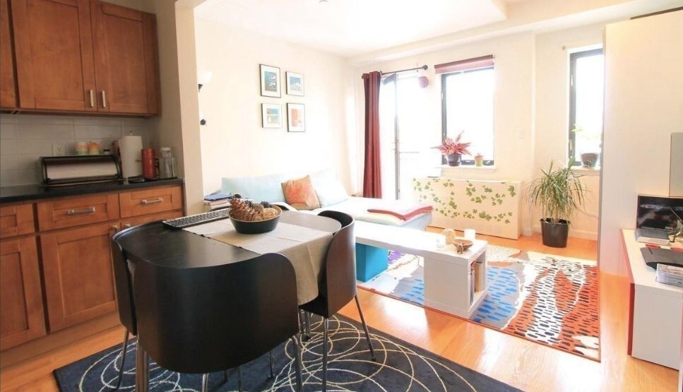 Foto principal - 31-10 23rd St