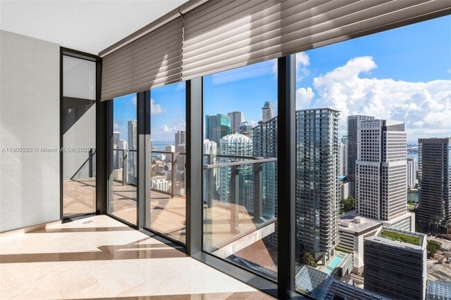 Foto del edificio - 88 SW 7th St