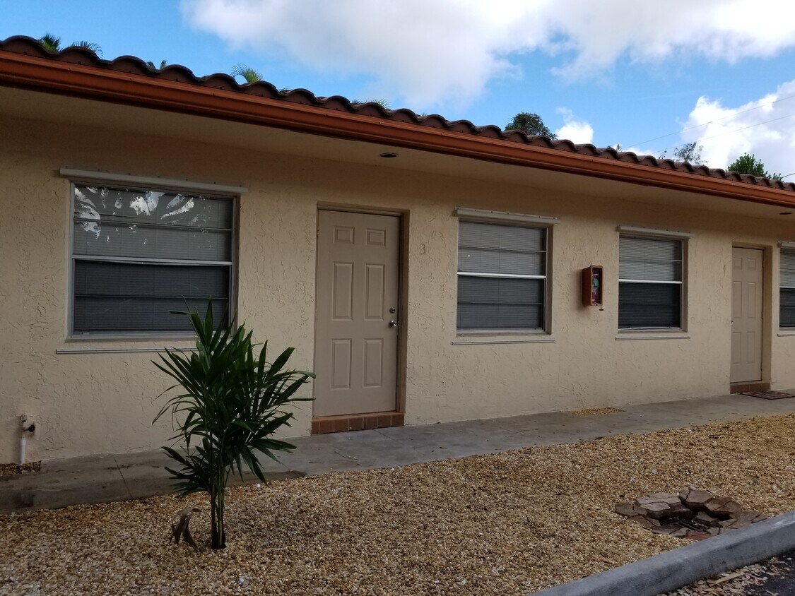 Foto principal - 2308 Monroe St
