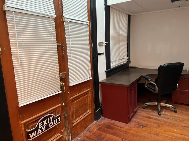 Building Photo - 2116 The Strand