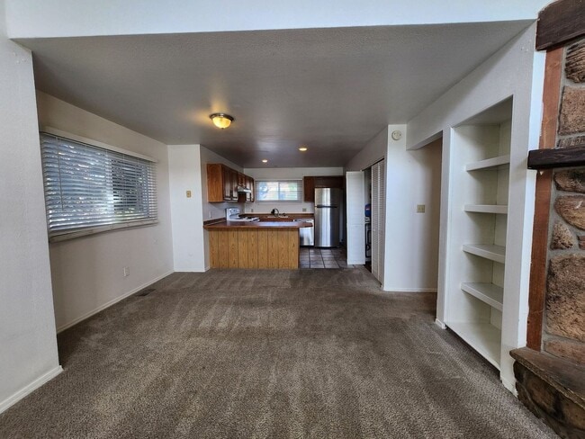 Building Photo - 1140 Magic Lamp Way