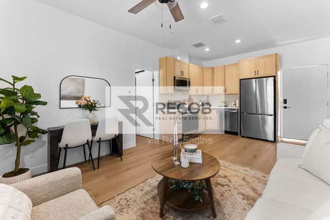 Foto del edificio - 4286 Samoset Ave