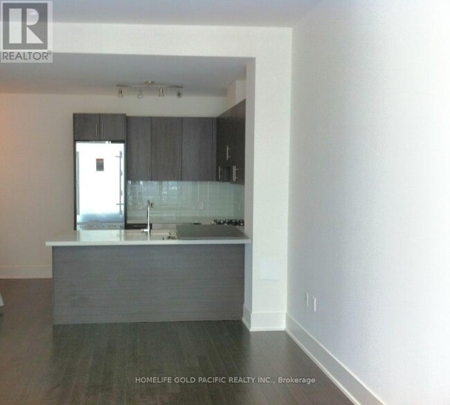 Building Photo - 39 Queens Quay E