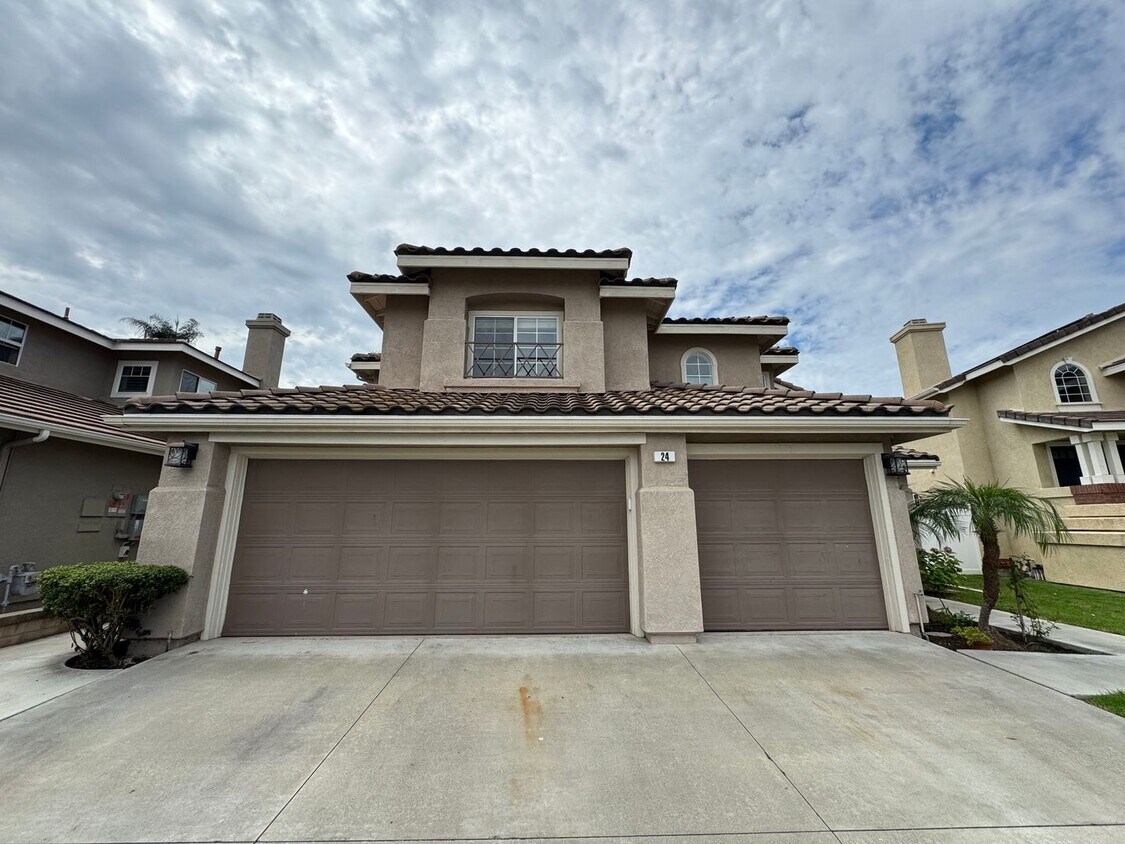 Primary Photo - Immaculate 4Bd/2.5Ba Spacious Home with NE...