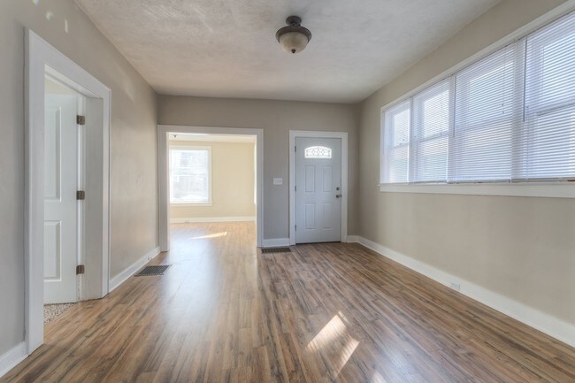 Foto del edificio - 41 Diamond Ave NE