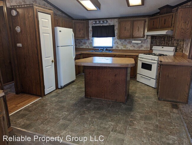 Building Photo - 2 br, 2 bath House - 23 Holiday Village