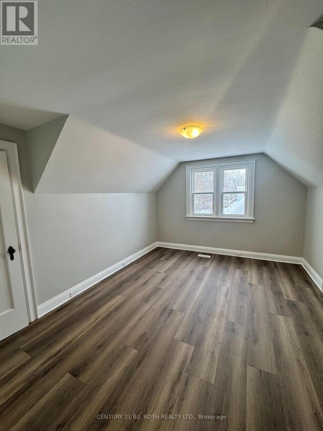 Building Photo - 48 Drury Ln