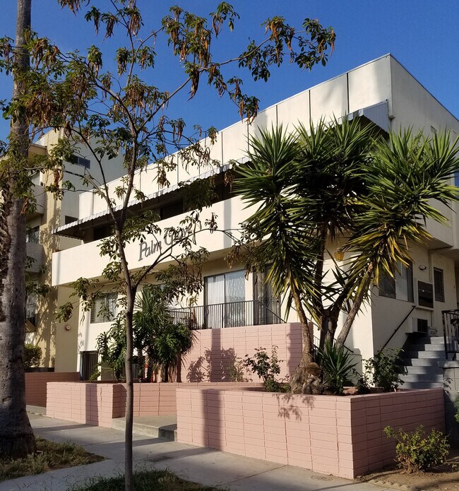Building Photo - 1022 N Orange Grove Ave
