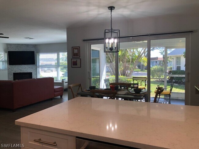 Foto del edificio - 235 Lanchester Ct