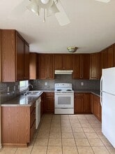 Building Photo - 492 Radcliff Dr