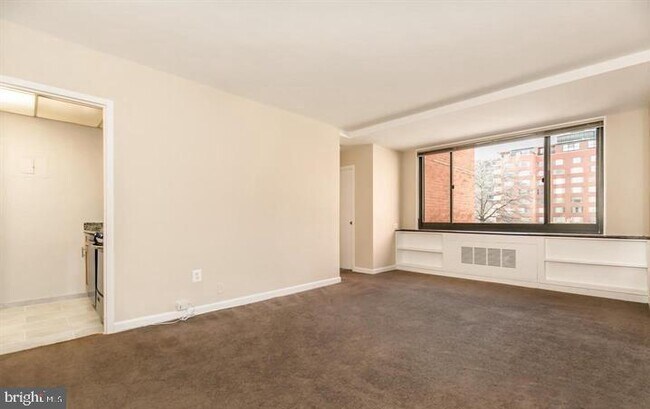 Building Photo - 1011 Arlington Blvd