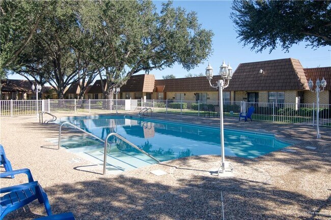 Building Photo - 19 El Rancho Rd