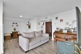 Building Photo - 11800 SW 18th St
