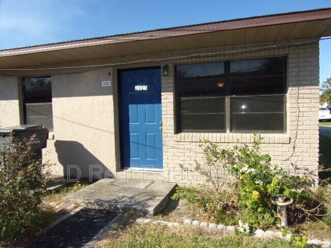 Foto del edificio - 3025 St Paul Dr
