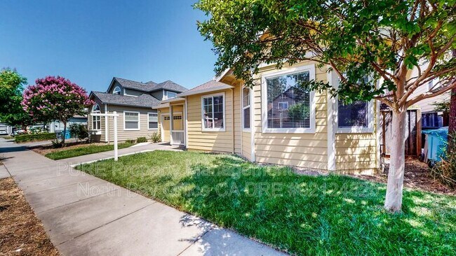 Building Photo - 2135 Northfield Dr