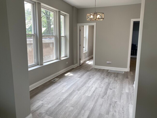 Building Photo - 7444 S Evans Ave