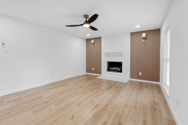 Building Photo - 8707 Wind Side Dr