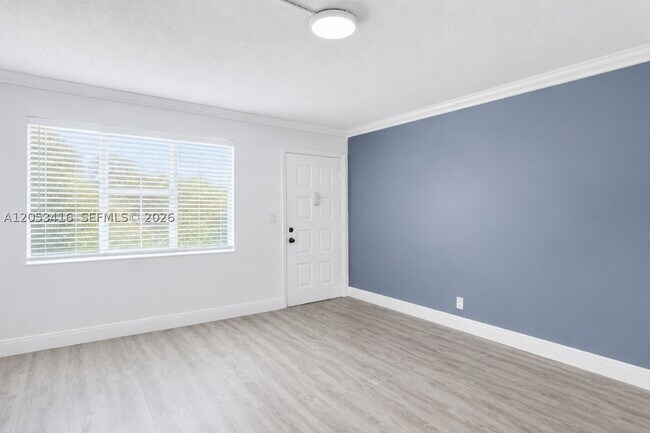 Foto del edificio - 7161 Golf Colony Ct