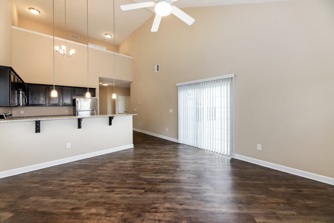 Building Photo - Villas of Fox Hollow