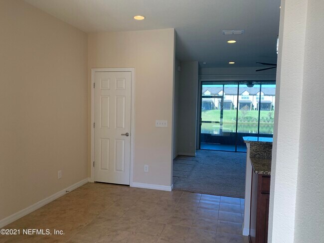Foto del edificio - 7007 Berrybrook Dr
