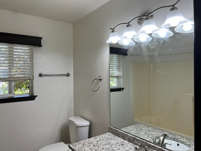 Foto del edificio - 6702 109th St Ct E