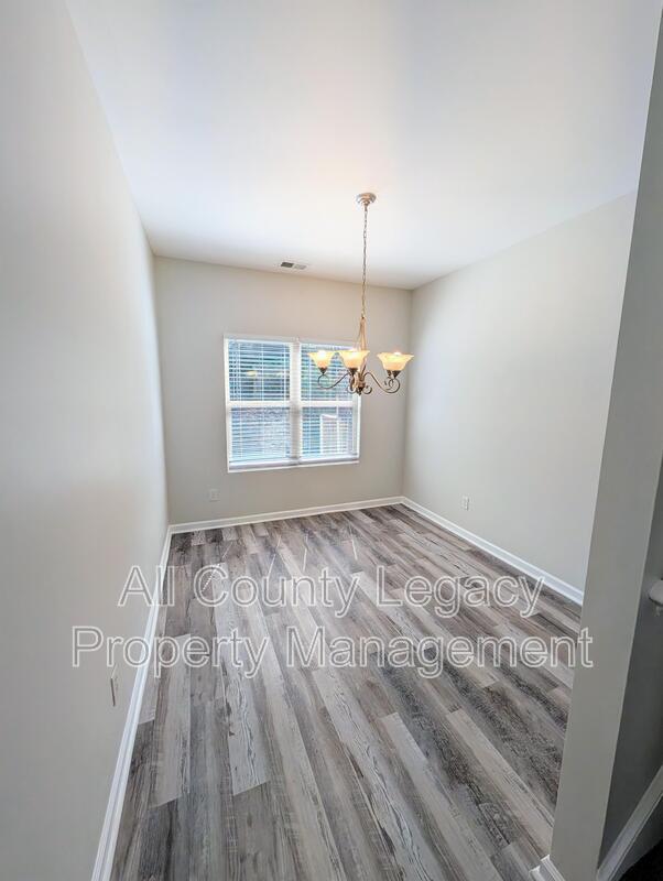 Building Photo - 6381 Redan Square