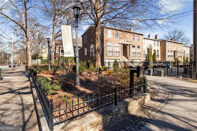 Foto del edificio - 839 Piedmont Ave NE