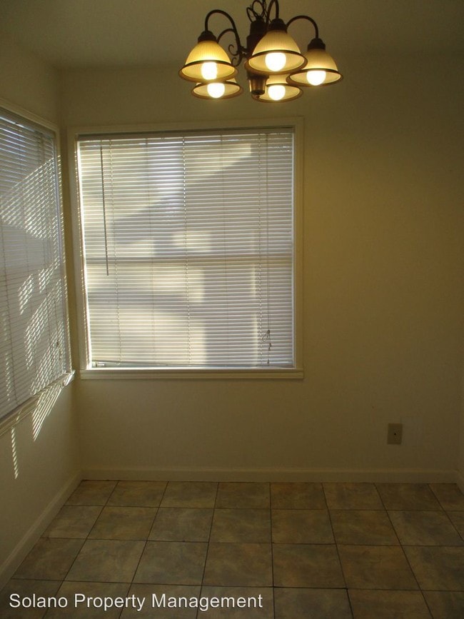Building Photo - 1 br, 1 bath House - 754 E. Tabor Ave.