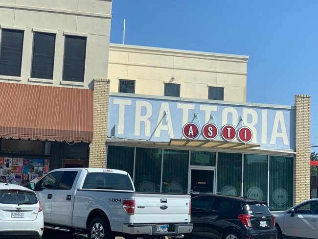 Great Italian food is 1 block from the condo at 407 E 45th St (45th and Duval) Austin 78751 - 407 E 45th St #116