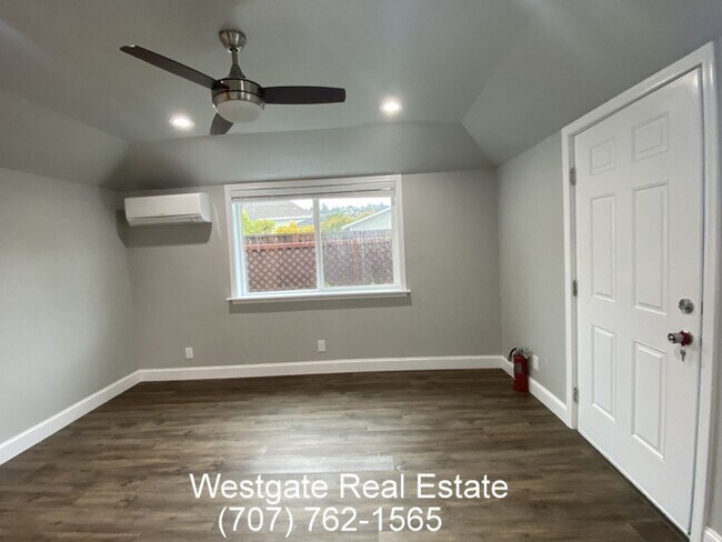 Foto del edificio - 320 Bassett St