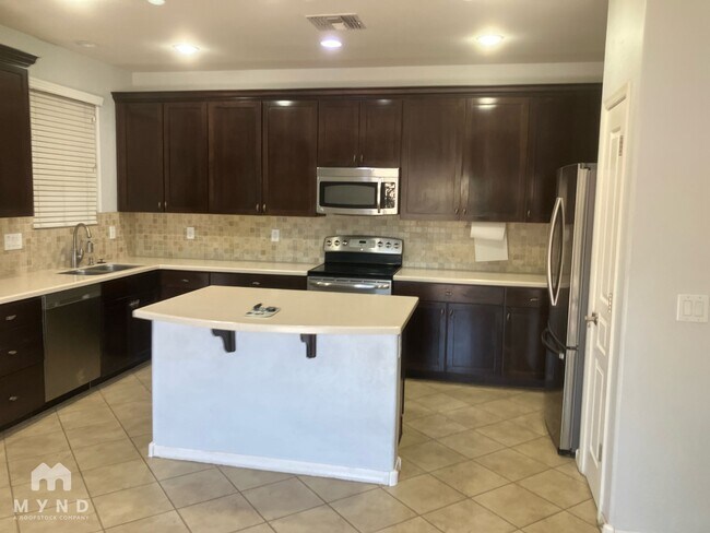 Foto del edificio - 17855 N 114th Dr