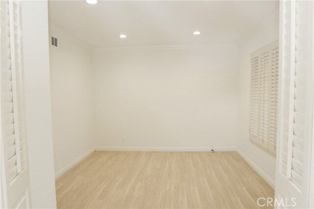 Building Photo - 46 Wildwood