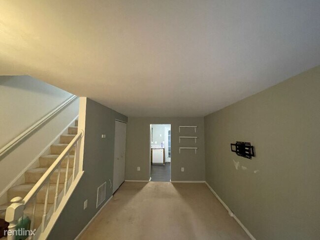 Foto del edificio - 2 br, 1 bath Townhome - 34 Palmer Court