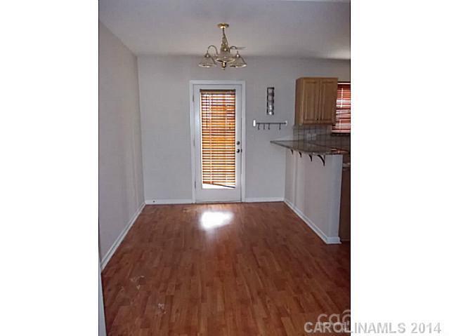 Foto del edificio - 1426 Peach Park Ln