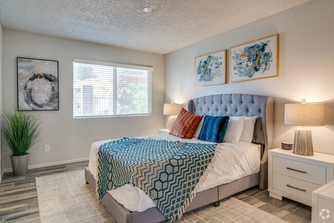 2BR, 2BA - 844SF - Newport