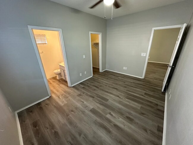 Foto del edificio - 834 E Minton St