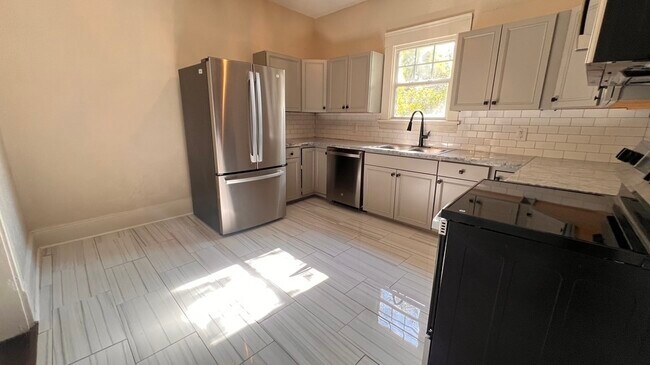 Foto del edificio - 3113 Phyllis St