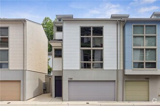 Building Photo - 1385 Stirling Cir NW