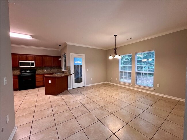 Building Photo - 564 S Pierremont Dr