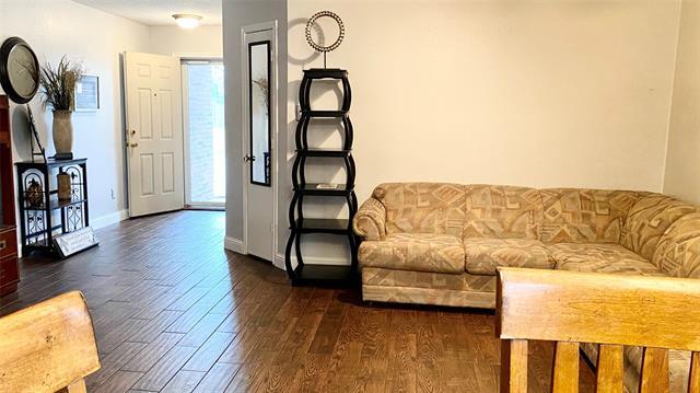 Building Photo - 1116 Willow Tree Dr