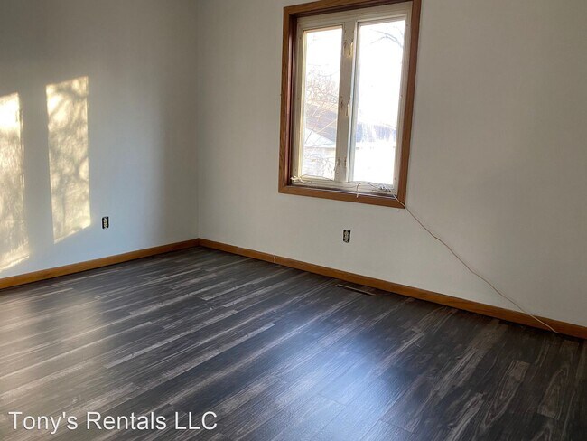 Building Photo - 2 br, 1 bath House - 223 Hollywood Avenue