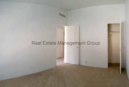 Building Photo - 2265 S 14th St W