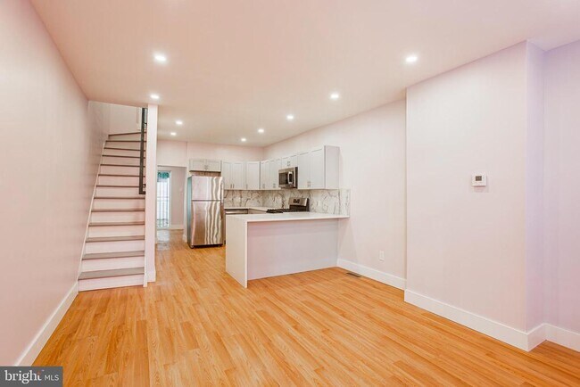 Foto del edificio - 1317 N Myrtlewood St