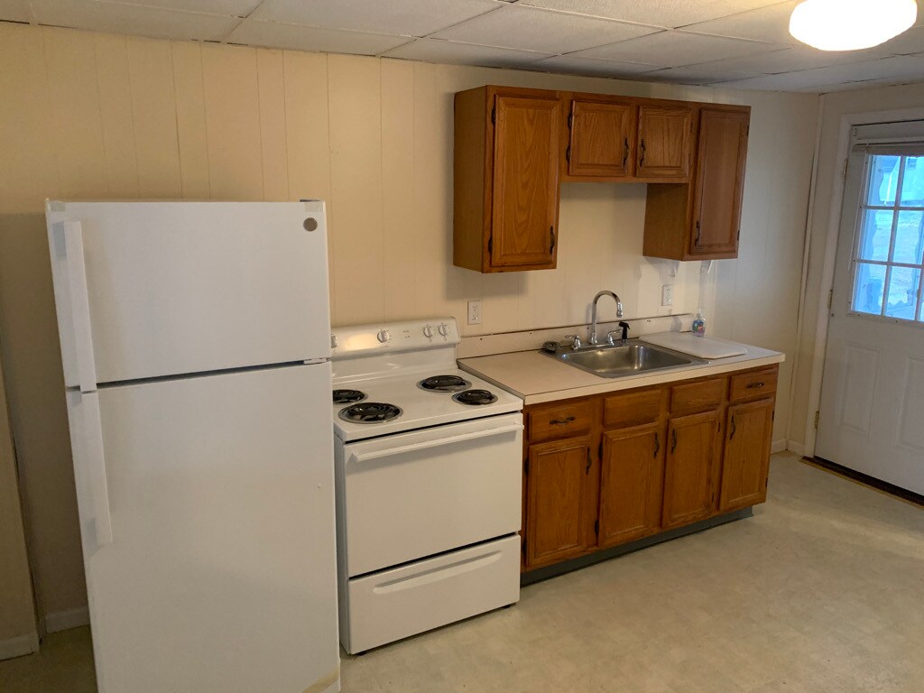 Primary Photo - 120 E Grove St