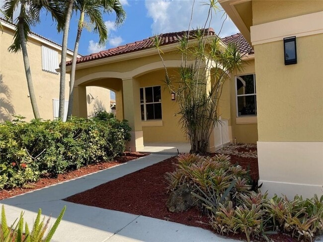 Foto del edificio - 4293 Laurel Ridge Cir