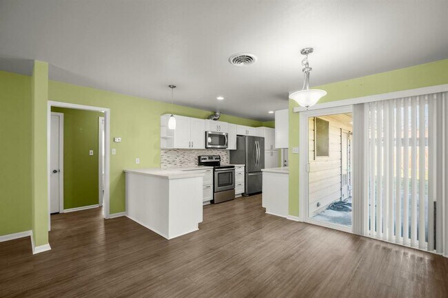 Foto del edificio - 8510 Rockwood Ln
